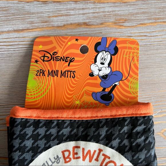 Minnie Mouse Black and Orange Halloween Themed Oven Mitts - Picture 2 of 3